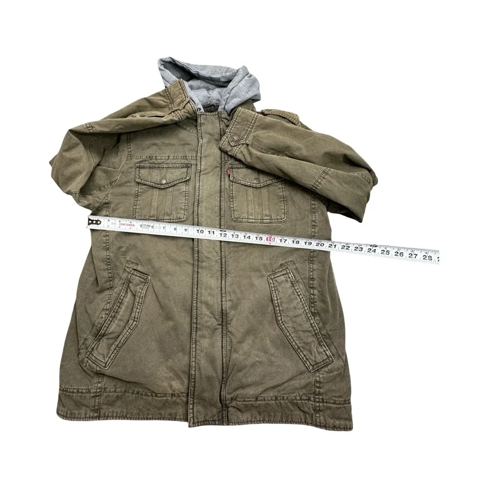 Levis body storm welt